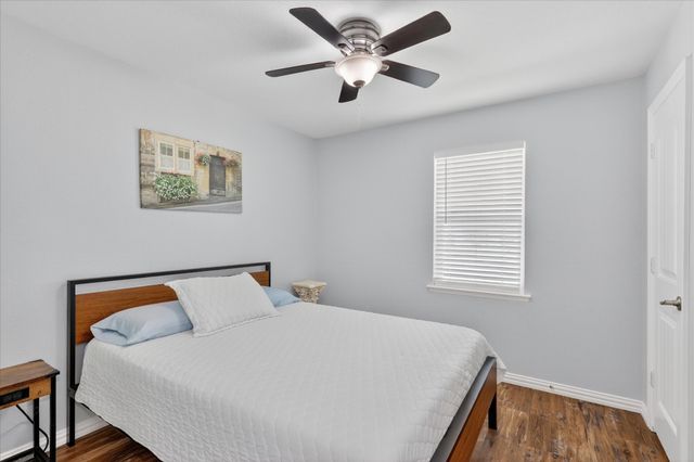 1004 Woodbrook Street, Arlington, TX 76011