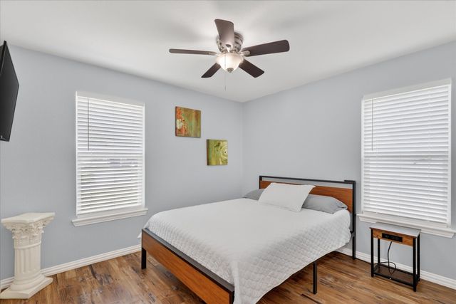 1004 Woodbrook Street, Arlington, TX 76011