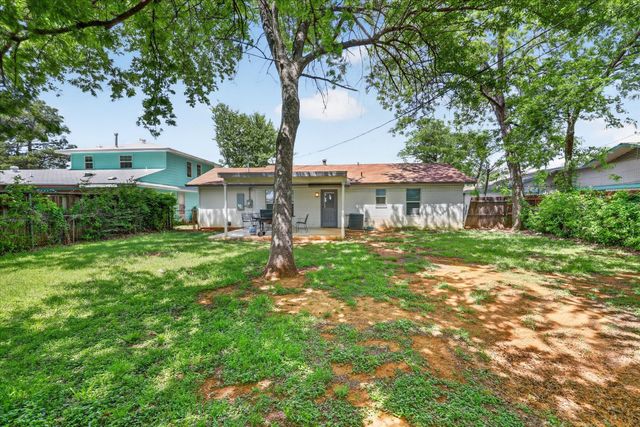 1004 Woodbrook Street, Arlington, TX 76011