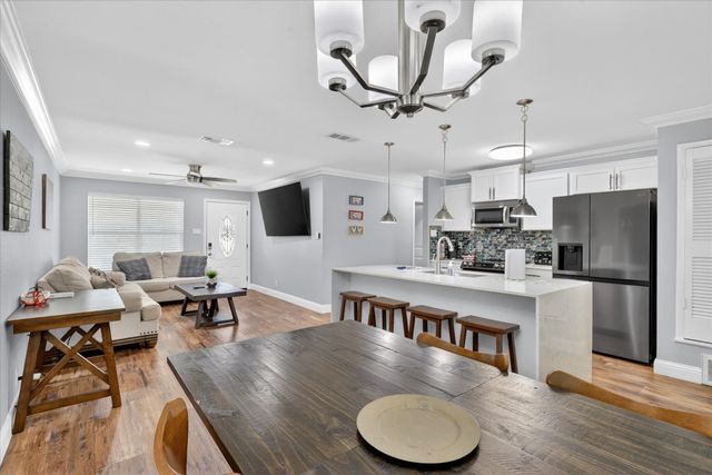 1004 Woodbrook Street, Arlington, TX 76011