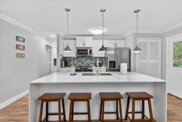 1004 Woodbrook Street, Arlington, TX 76011