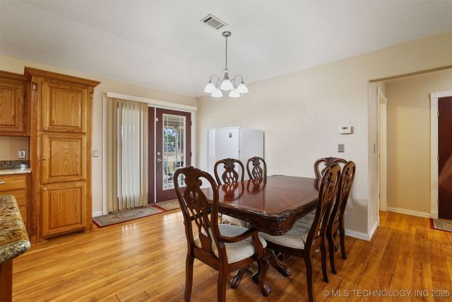 49 E 2nd, Durant, OK 74701