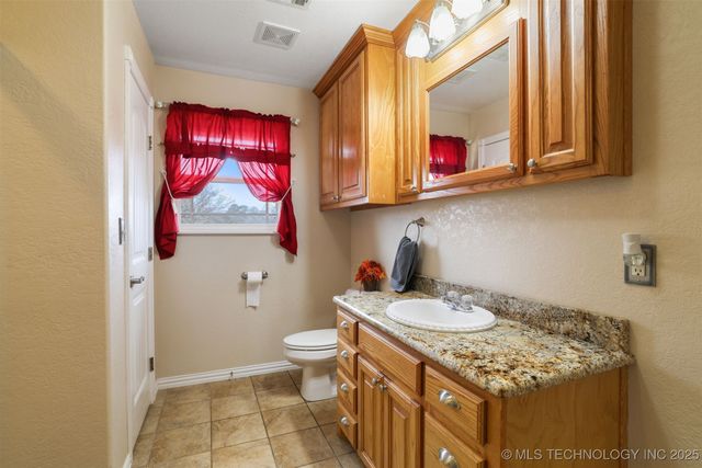 49 E 2nd, Durant, OK 74701