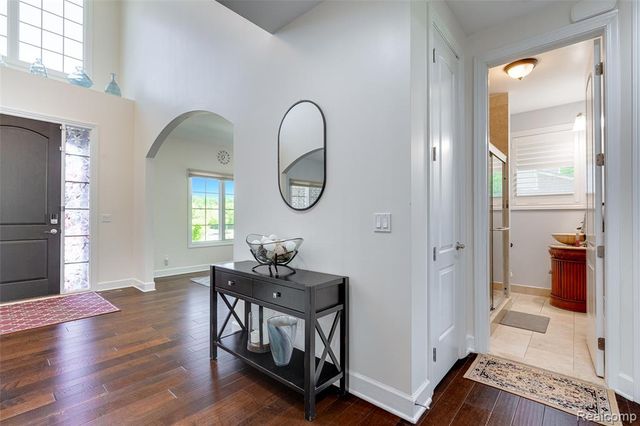 47576 Valencia Circle, Novi, MI 48374