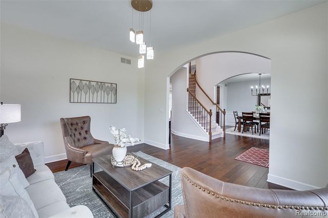 47576 Valencia Circle, Novi, MI 48374