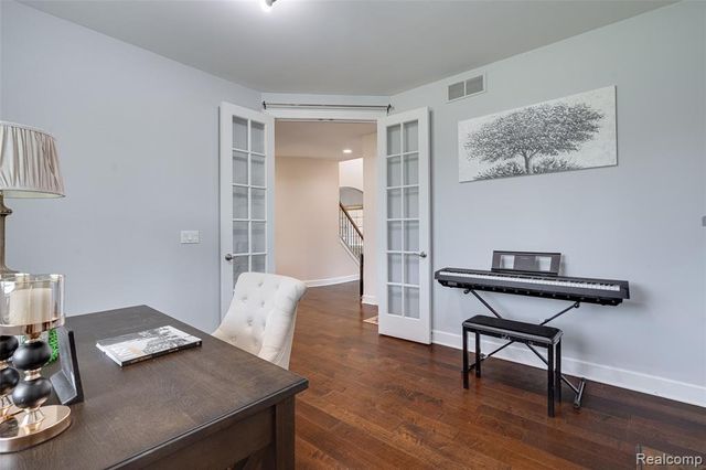 47576 Valencia Circle, Novi, MI 48374