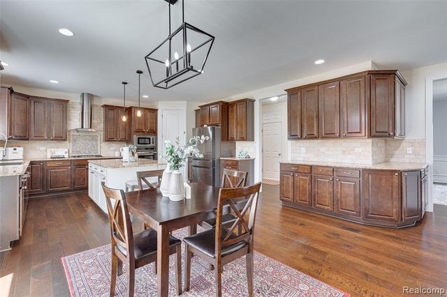 47576 Valencia Circle, Novi, MI 48374