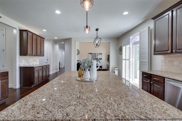 47576 Valencia Circle, Novi, MI 48374