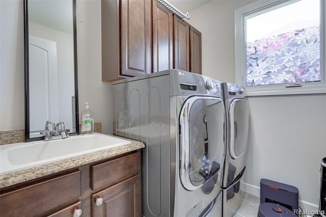 47576 Valencia Circle, Novi, MI 48374