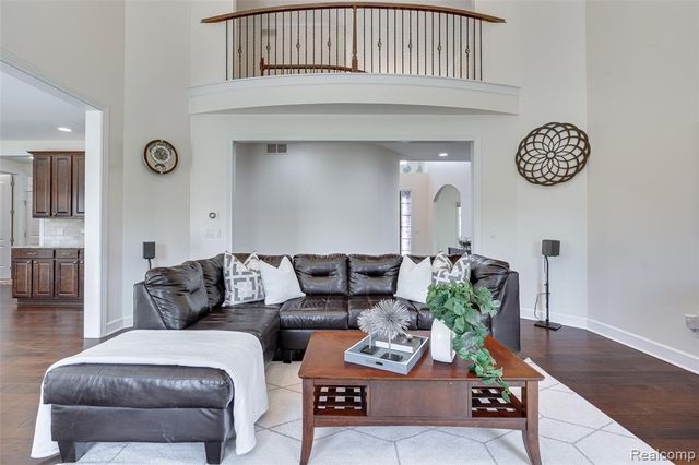 47576 Valencia Circle, Novi, MI 48374