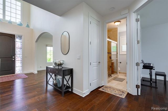 47576 Valencia Circle, Novi, MI 48374