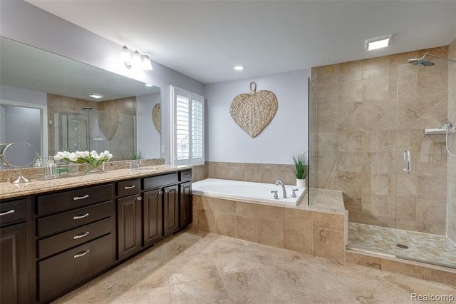 47576 Valencia Circle, Novi, MI 48374