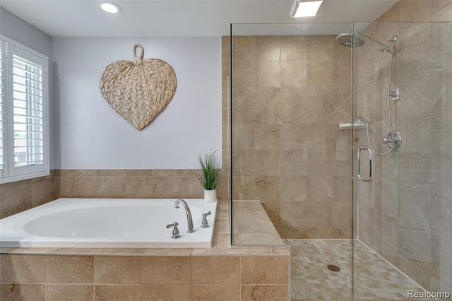 47576 Valencia Circle, Novi, MI 48374