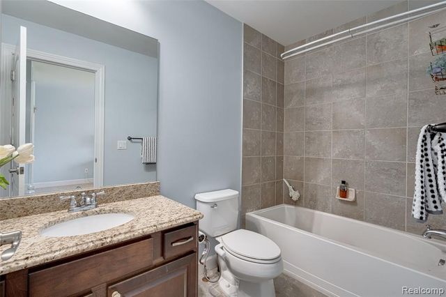 47576 Valencia Circle, Novi, MI 48374