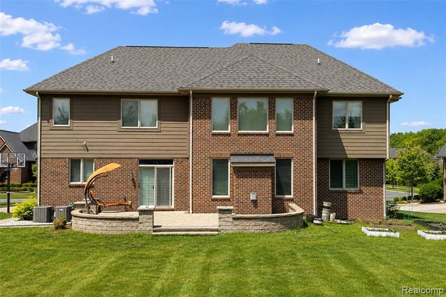 47576 Valencia Circle, Novi, MI 48374