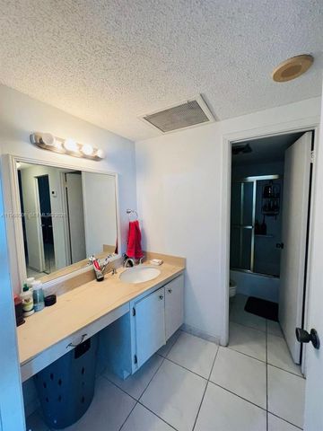 500 Bayview Drive 1417, Sunny Isles Beach, FL 33160
