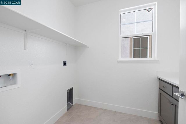 2213 Delta View Avenue, Sacramento, CA 95832