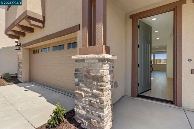 2213 Delta View Avenue, Sacramento, CA 95832