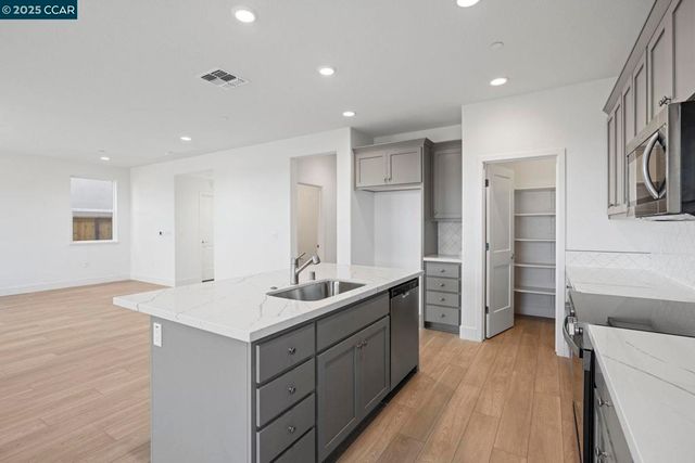 2213 Delta View Avenue, Sacramento, CA 95832