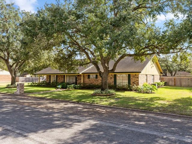 3012 Encino Avenue, Bay City, TX 77414