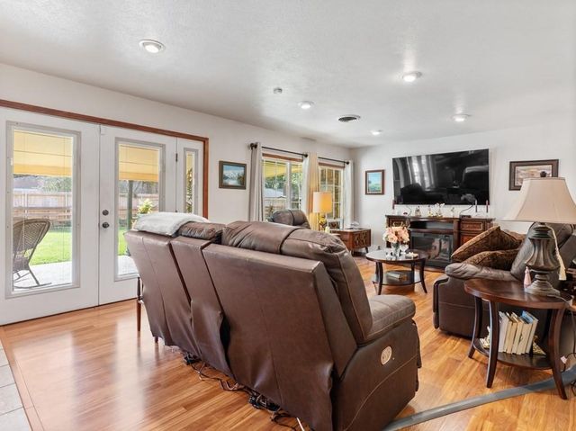 3012 Encino Avenue, Bay City, TX 77414