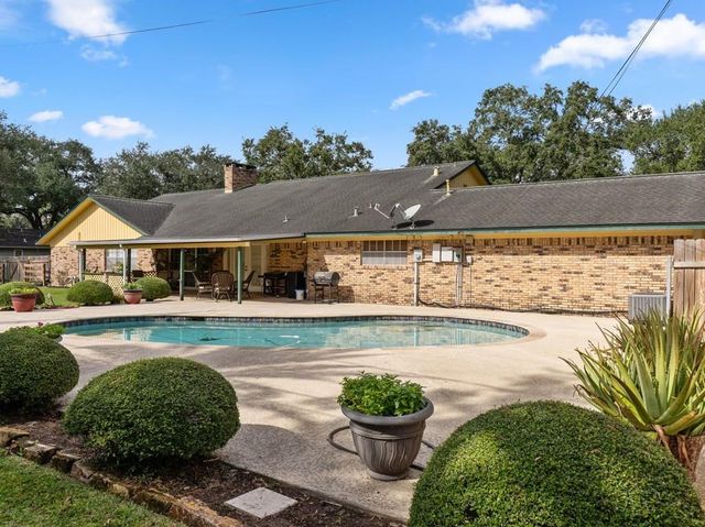 3012 Encino Avenue, Bay City, TX 77414