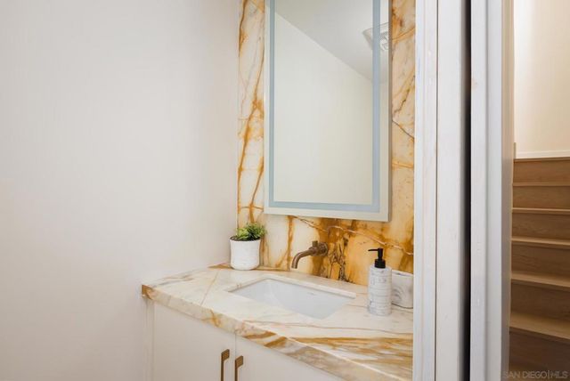 4007 Canario E, Carlsbad, CA 92008