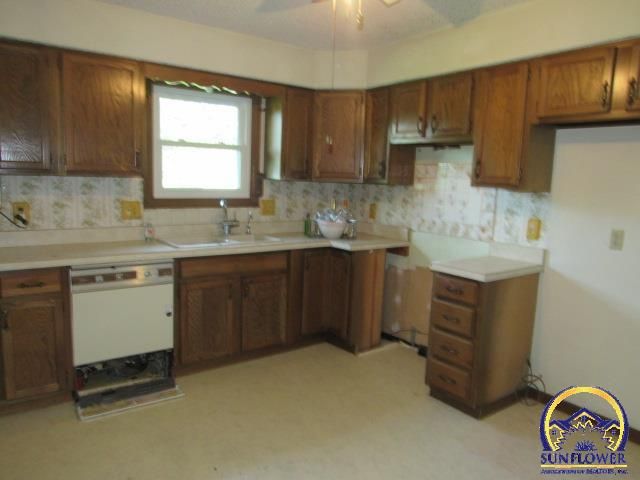 3116 SE California AVE, Topeka, KS 66605