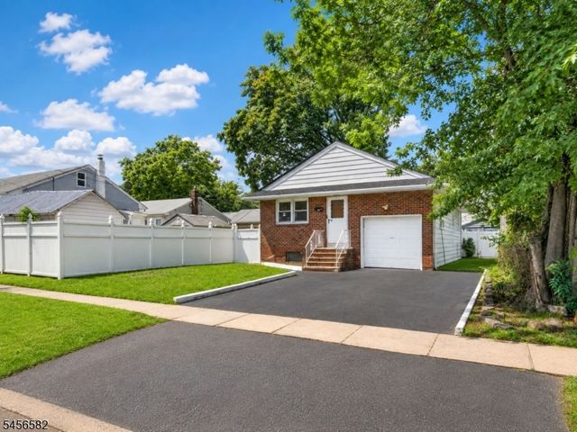 811 Hussa St, Linden City, NJ 07036