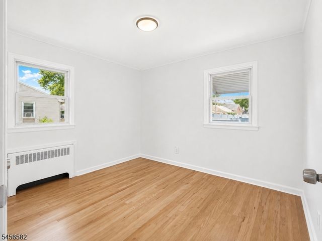 811 Hussa St, Linden City, NJ 07036