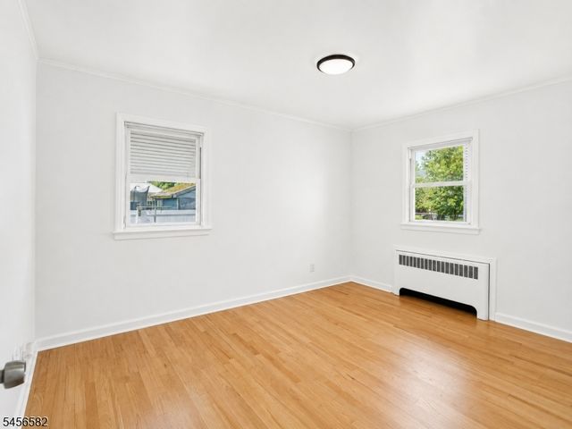 811 Hussa St, Linden City, NJ 07036