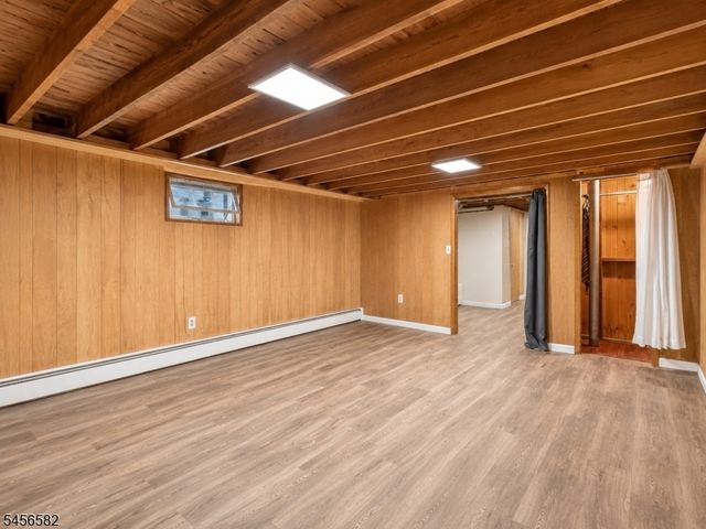 811 Hussa St, Linden City, NJ 07036