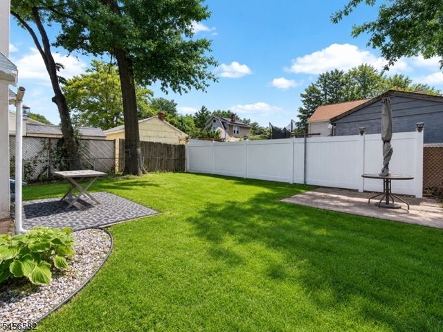 811 Hussa St, Linden City, NJ 07036