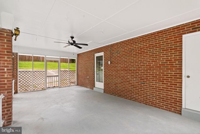 315 W MAIN ST, Front Royal, VA 22630