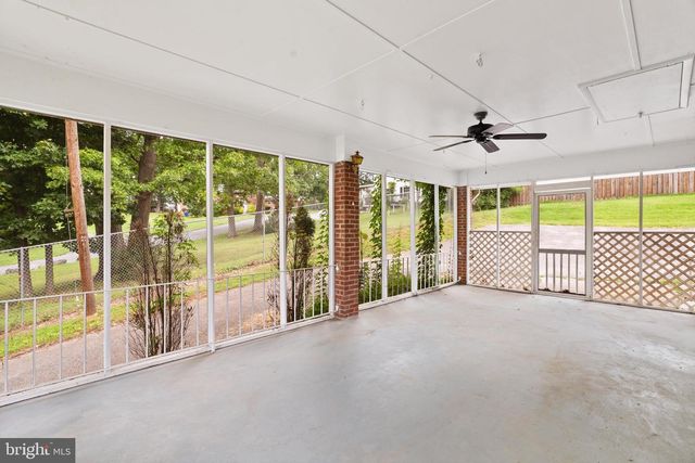 315 W MAIN ST, Front Royal, VA 22630