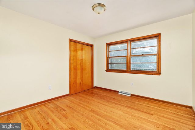 315 W MAIN ST, Front Royal, VA 22630