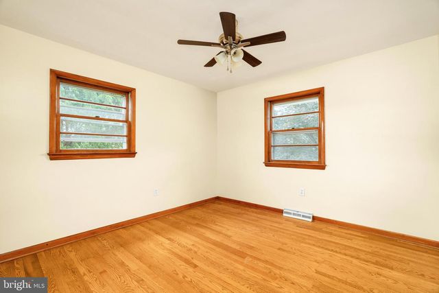 315 W MAIN ST, Front Royal, VA 22630