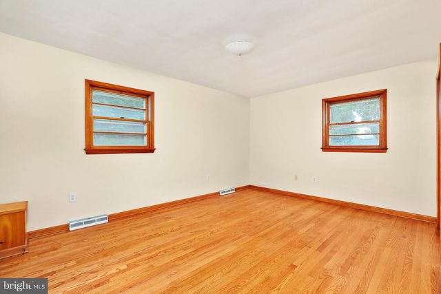 315 W MAIN ST, Front Royal, VA 22630