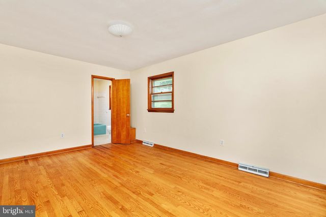 315 W MAIN ST, Front Royal, VA 22630