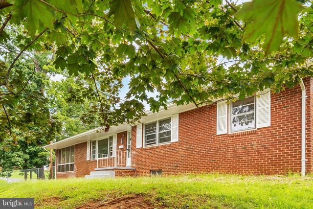 315 W MAIN ST, Front Royal, VA 22630