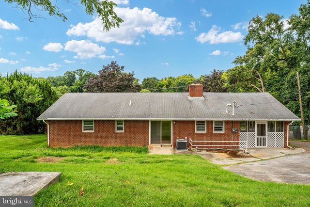 315 W MAIN ST, Front Royal, VA 22630