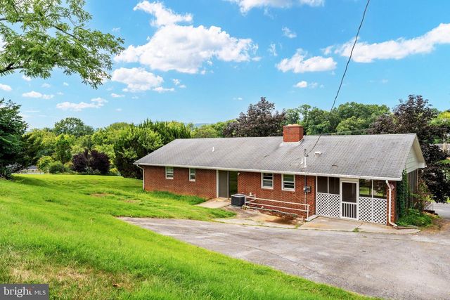 315 W MAIN ST, Front Royal, VA 22630