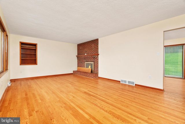 315 W MAIN ST, Front Royal, VA 22630