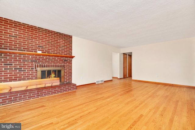 315 W MAIN ST, Front Royal, VA 22630
