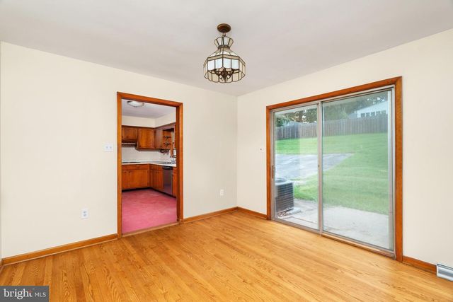 315 W MAIN ST, Front Royal, VA 22630