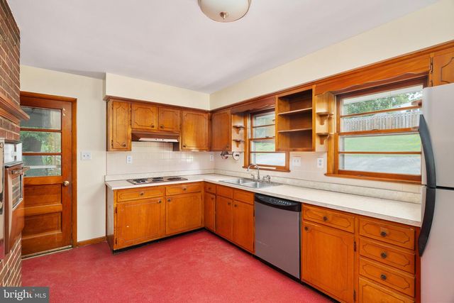 315 W MAIN ST, Front Royal, VA 22630