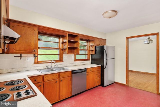 315 W MAIN ST, Front Royal, VA 22630