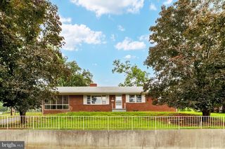 315 W MAIN ST, Front Royal, VA 22630