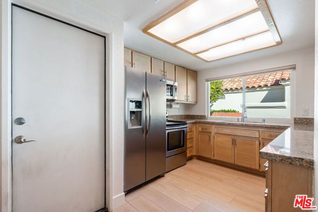 77571 Calle Las Brisas, Palm Desert, CA 92211