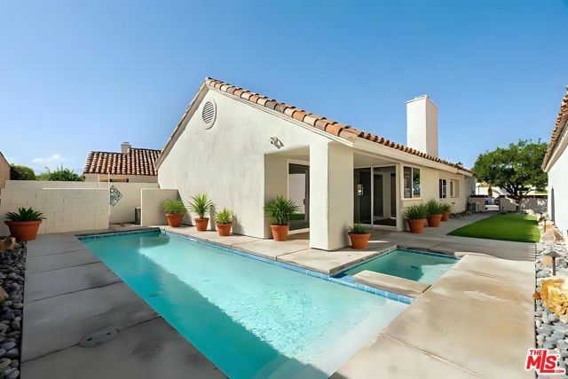 77571 Calle Las Brisas, Palm Desert, CA 92211